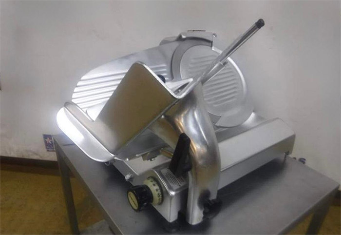 تعمیر کالباس بر اوماس